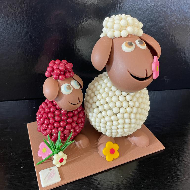 les-gourmandises-de-manon-chocolaterie-passy-chedde-artisanal-confiseries-mouton-paques.jpg